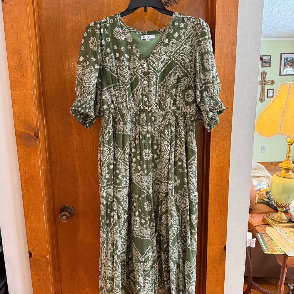 Polagram Green Paisley Midi Dress